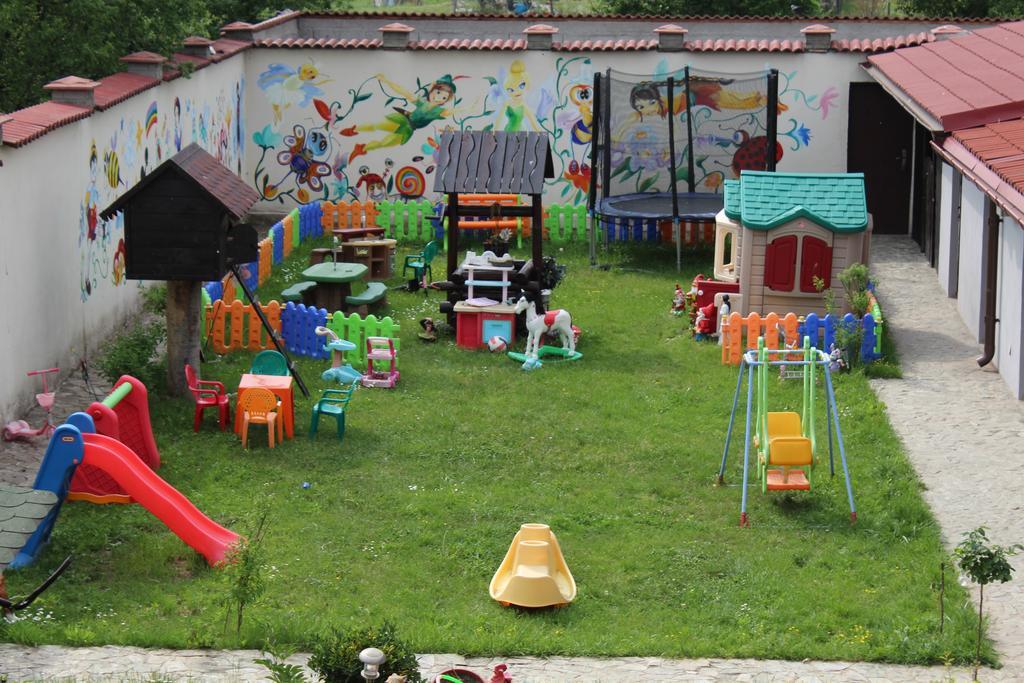 Pensiunea Giovani Тыргу-Жиу Экстерьер фото